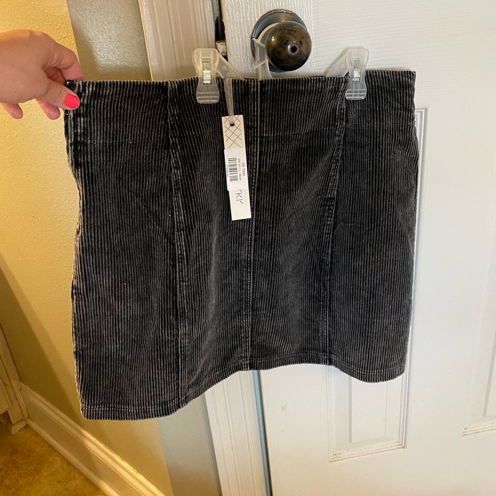 Corduroy skirt - Picture 2 of 3